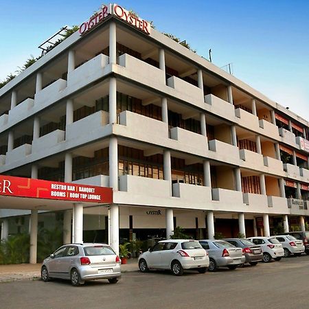 Hotel Oyster Chandigarh Exterior photo